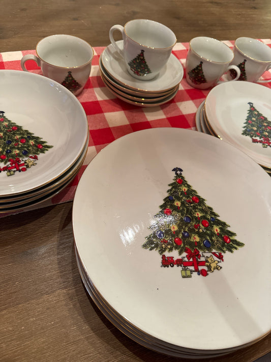 20 piece Xmas dinner set - 1