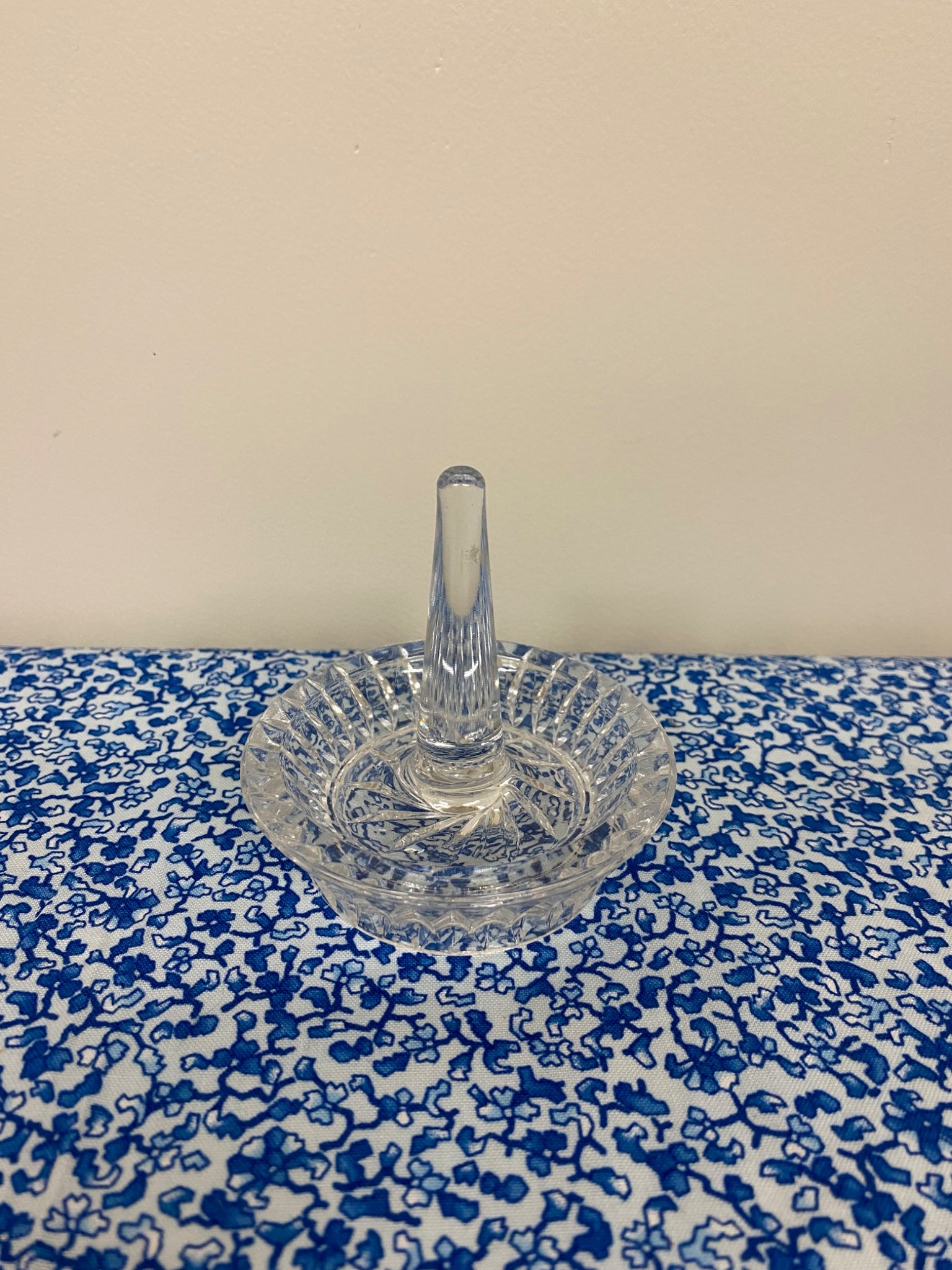 glass ring holder - 2