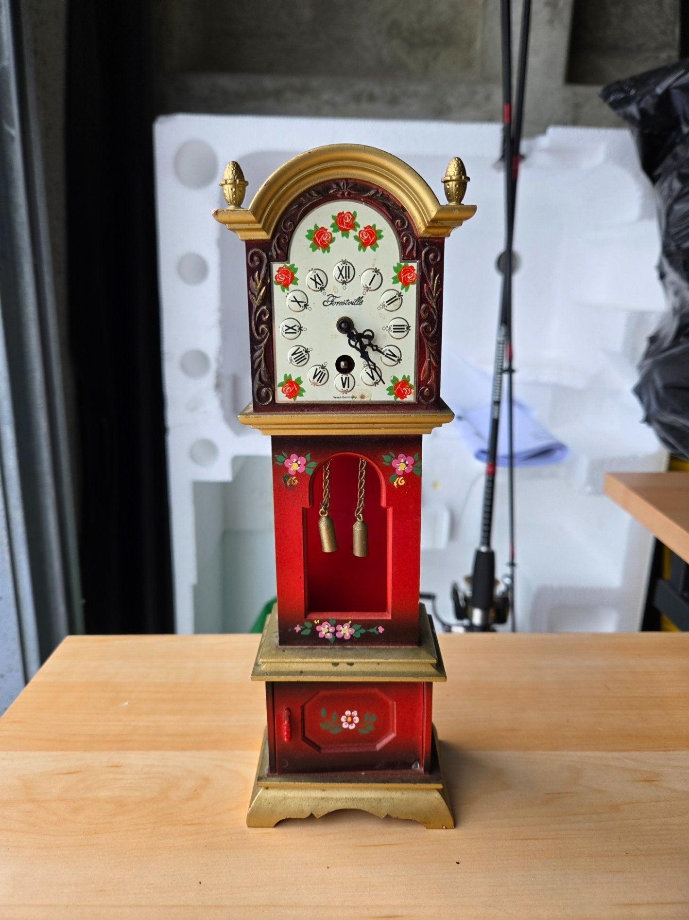 Working Dollhouse Clock - 1