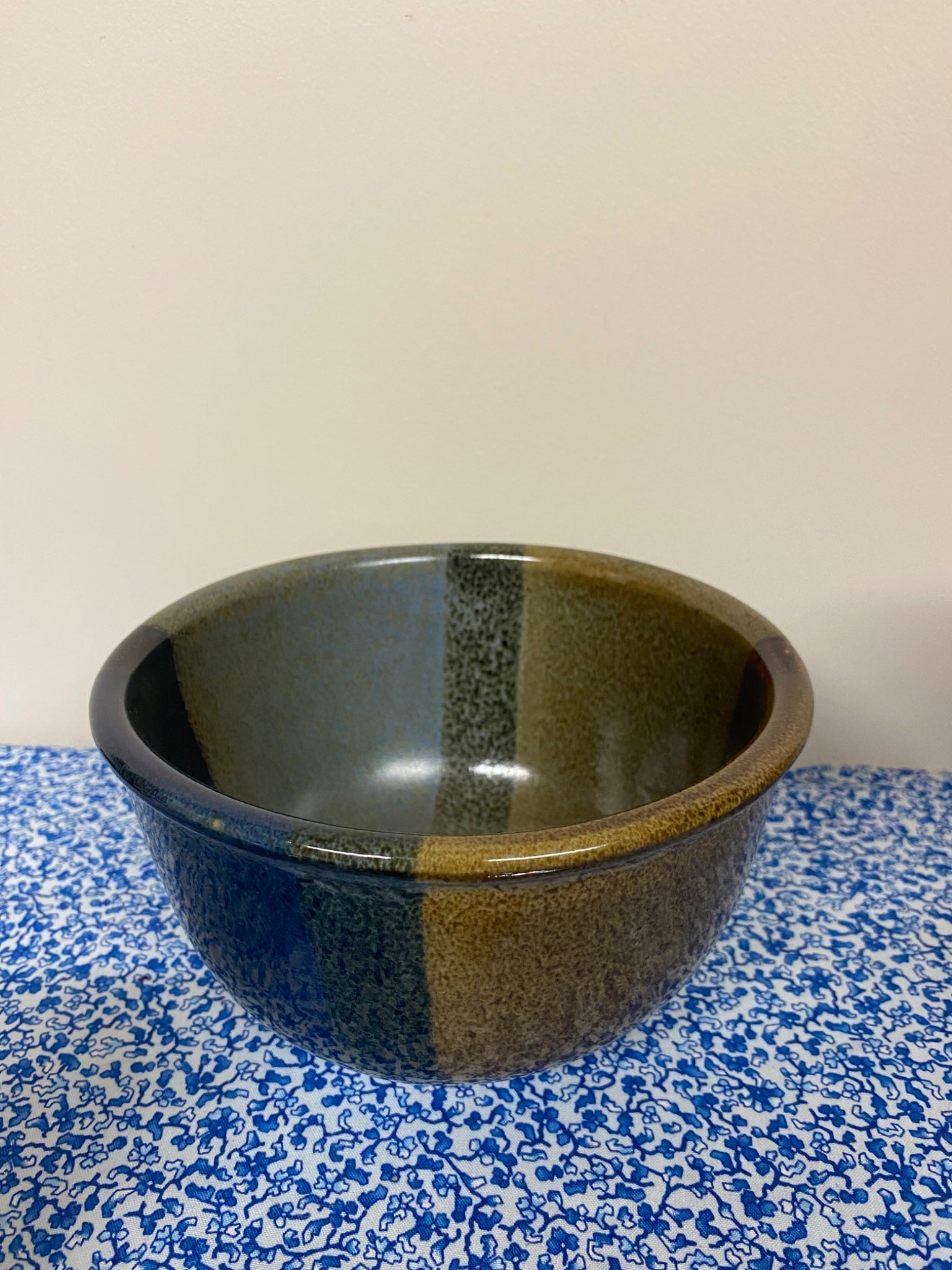pottery bowl dark - 1