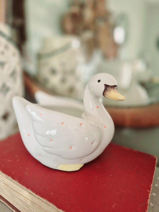 Small swan planter