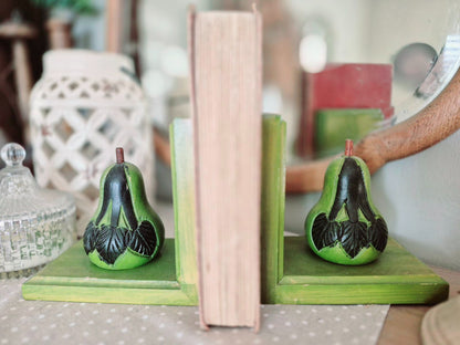 Pear of bookends