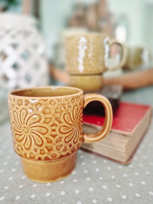 Pair vintage yellow mugs