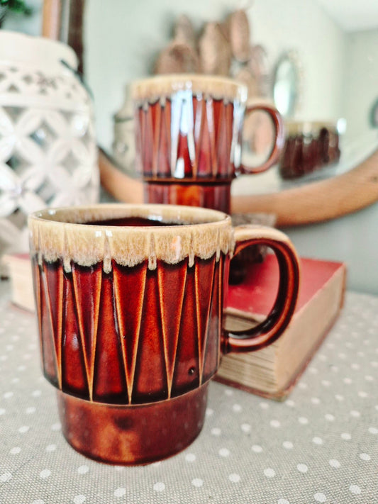 Pair brown vintage mugs