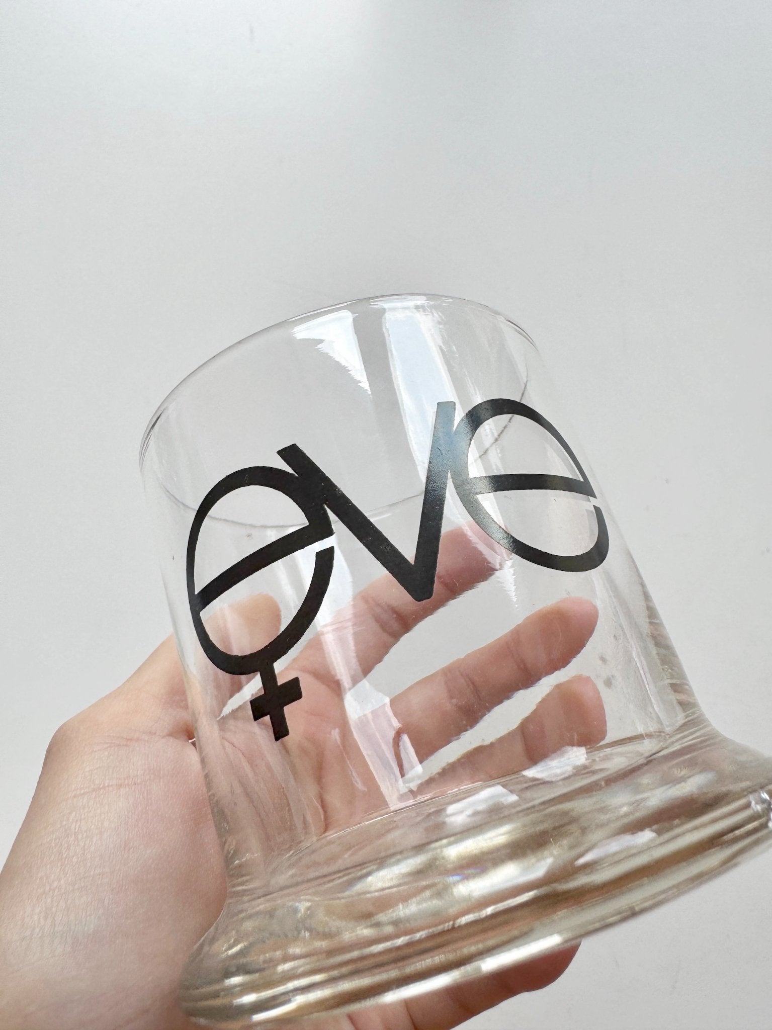 665f5e7d04f32b049949ecdf_adam-eve-glasses-5_1781449848788.jpg