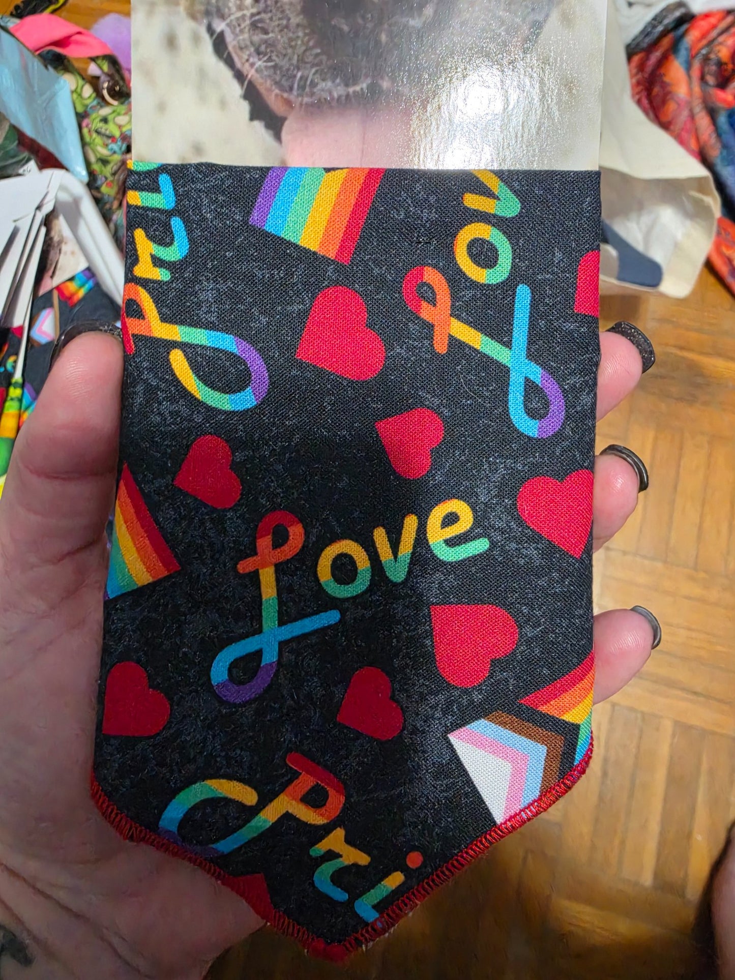 665f5e7d04f32b049949ecdf_bandana-pride_1781204888978.jpg