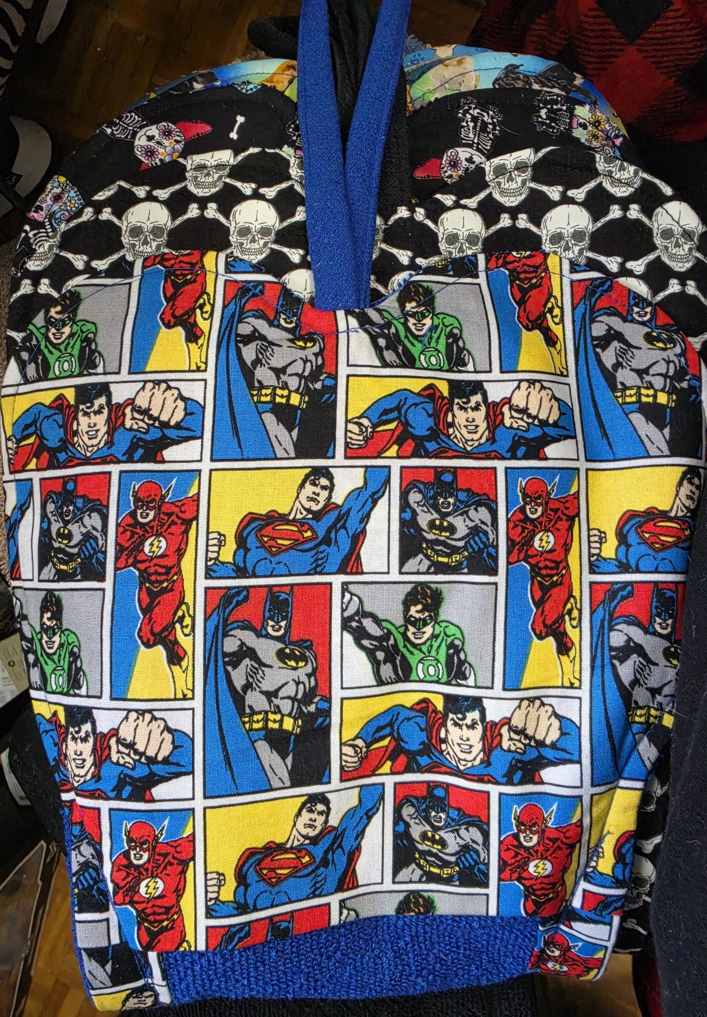 665f5e7d04f32b049949ecdf_dog-towel-dc-comics_1781207509519.jpg