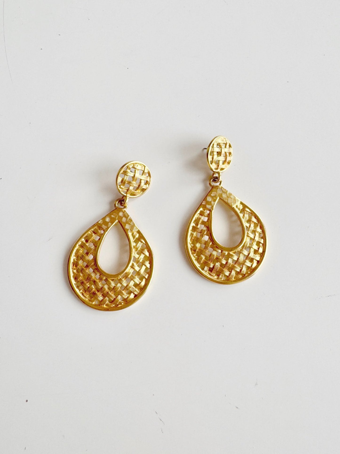 665f5e7d04f32b049949ecdf_gold-basketweave-earrings-1-copy_1764683893457.jpg