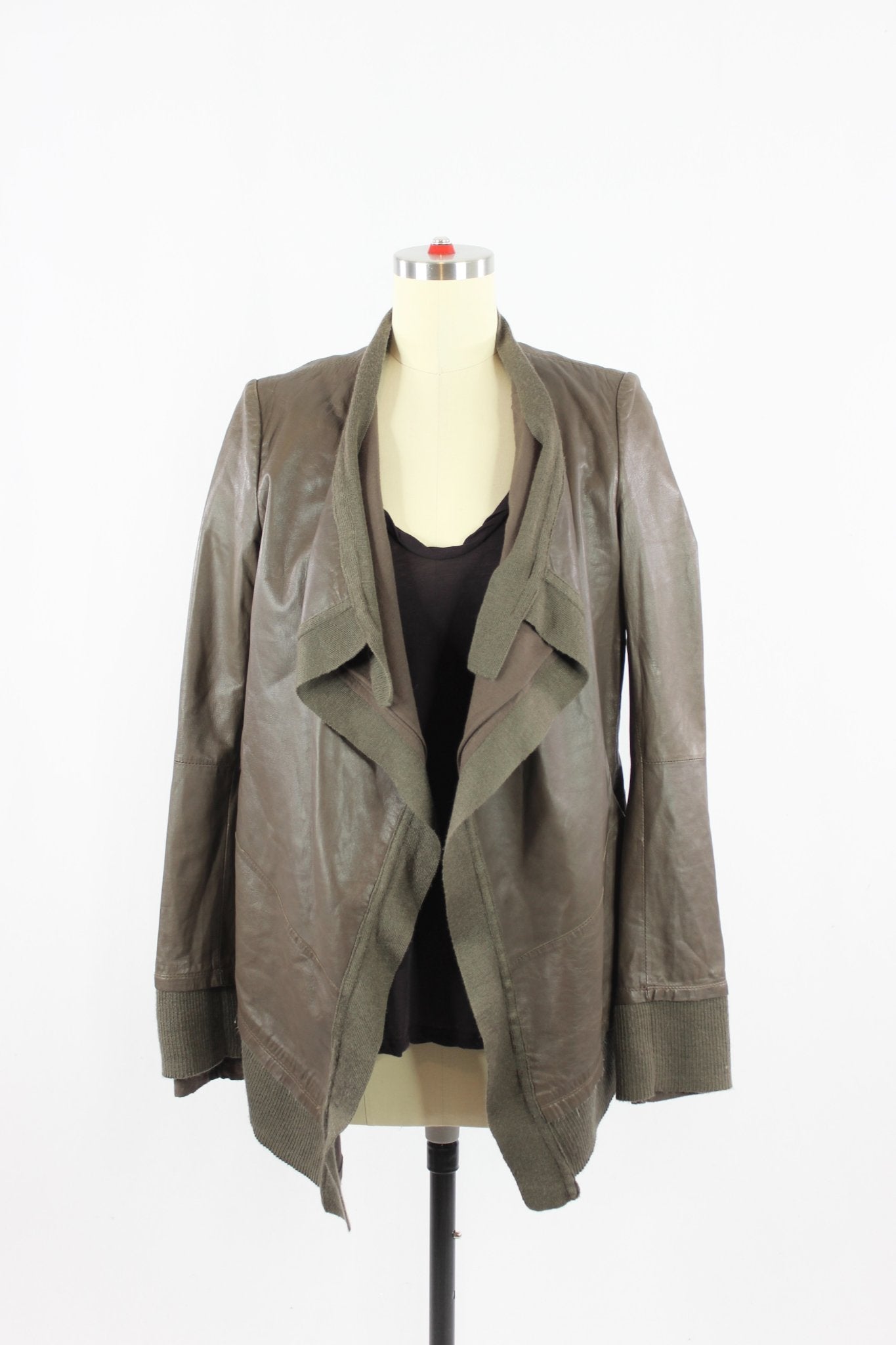 665f5e7d04f32b049949ecdf_mackage-1-copy_1774103719460.jpg