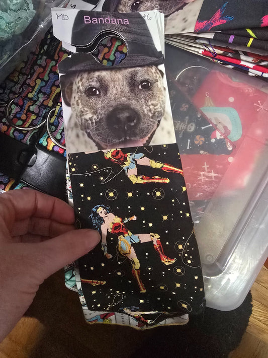 665f5e7d04f32b049949ecdf_md-bandana-wonder-woman_1767991009682.jpg