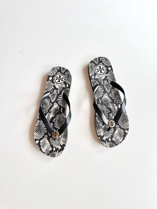 665f5e7d04f32b049949ecdf_tory-burch-thong-1-copy_1781106360096.jpg