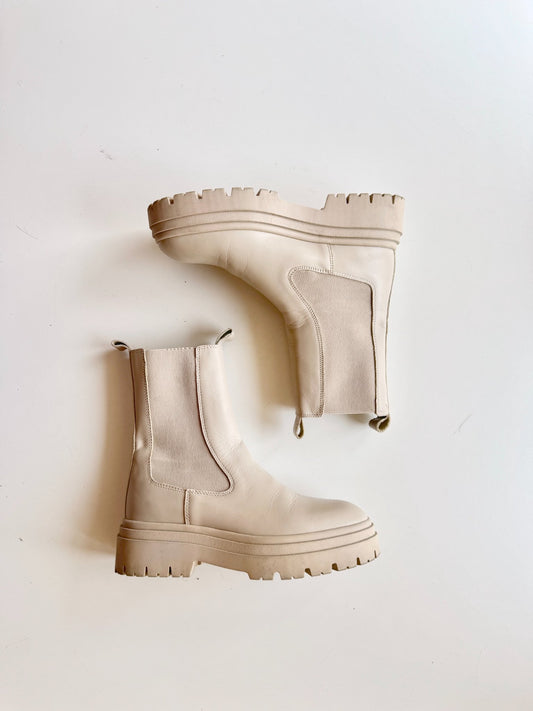 665f5e7d04f32b049949ecdf_zara-leather-1-copy_1757079024348.jpg