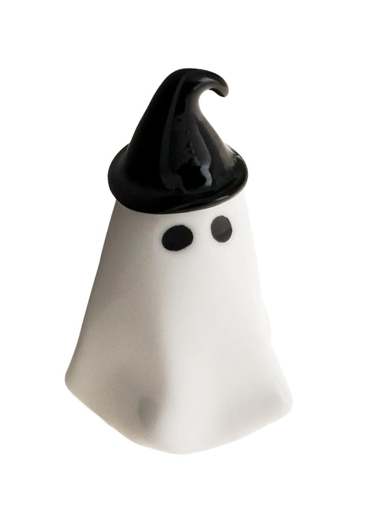 Small Ghost with witch hat