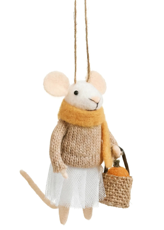 Harvest mouse with Tutu