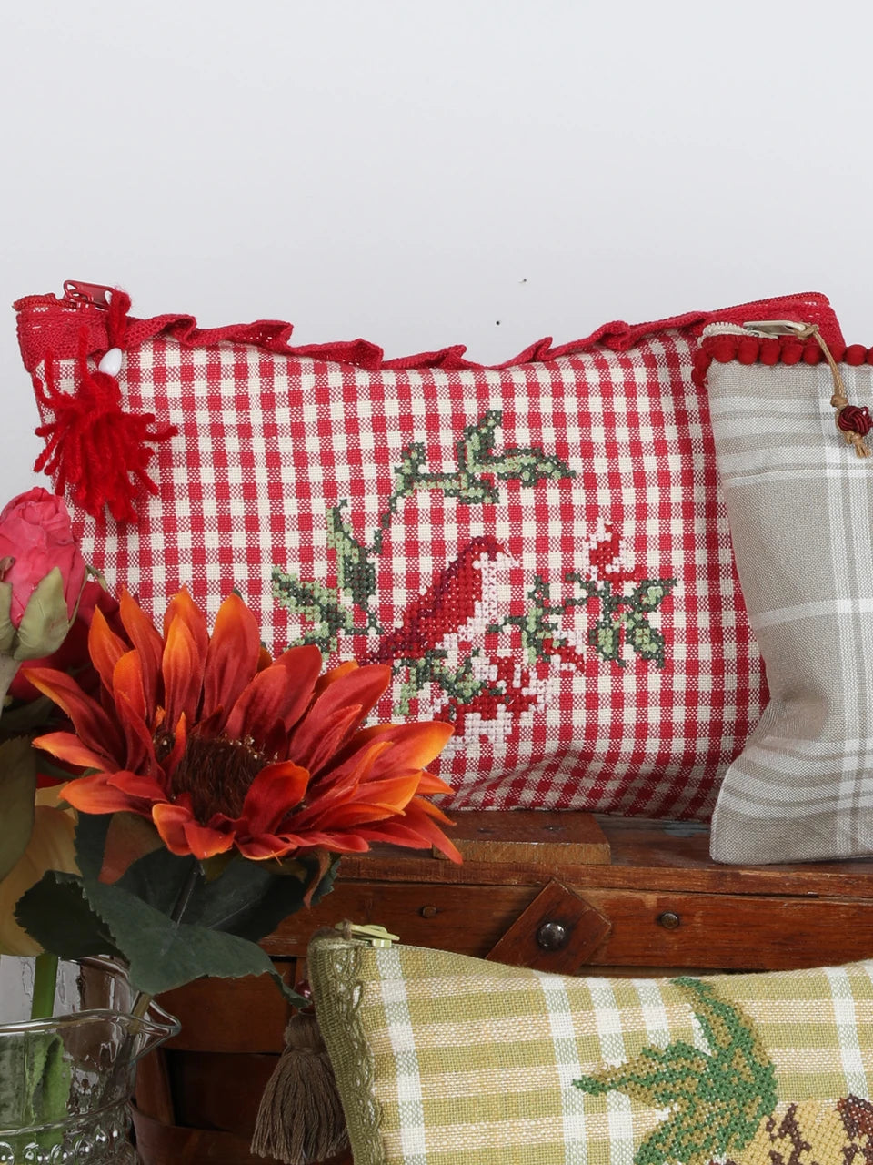 Winter's Welcome Pouch - Red
