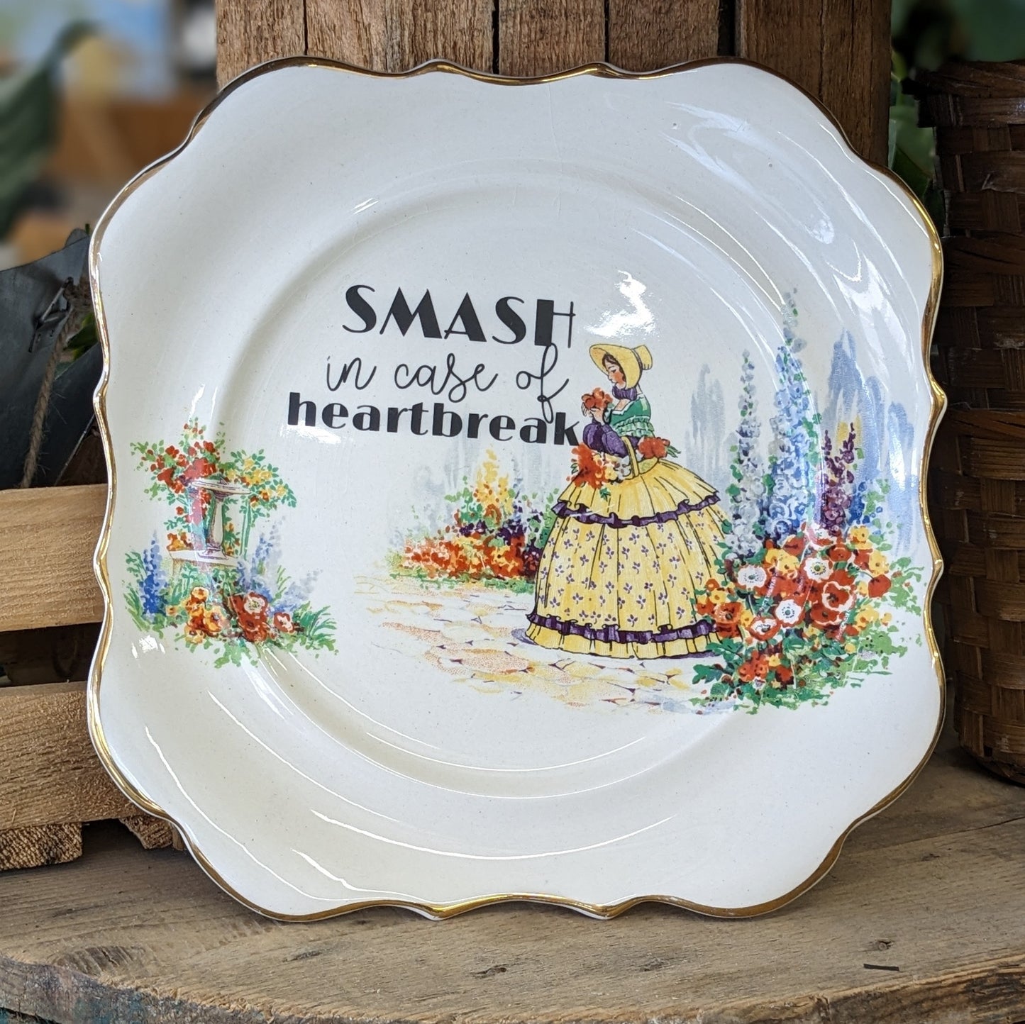 Smash Plate Lady