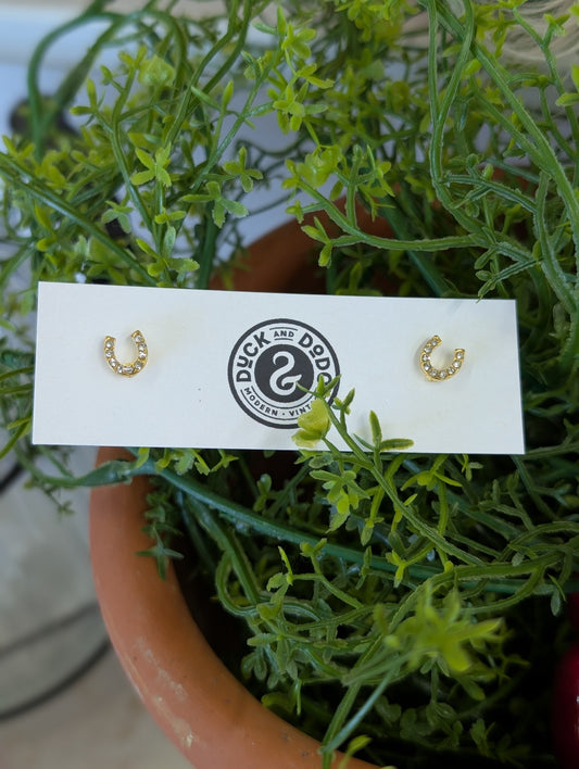 Glittery horse shoe studs