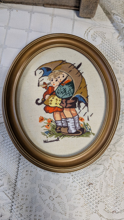 Hummel embroidery oval