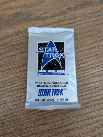 Star Trek Trading Cards (12 cards per pack)