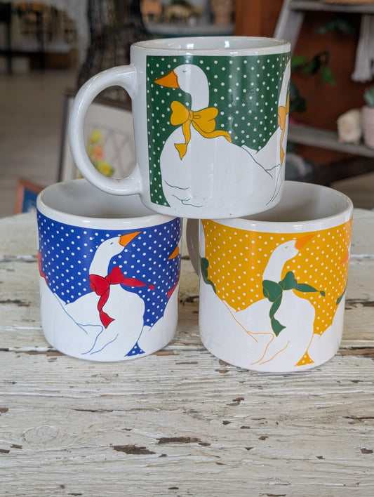 Goose With Ribbon Mug