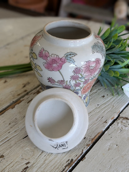 Ginger Jar with lid