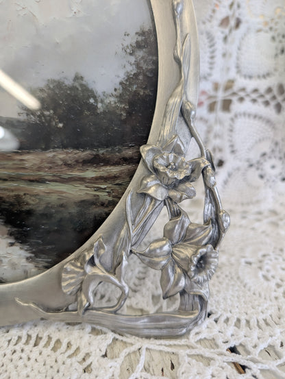 Daffodil Oval frame Pewter