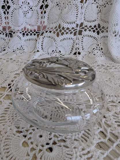 Daffodil potpourri Container