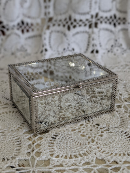 Mirror Box