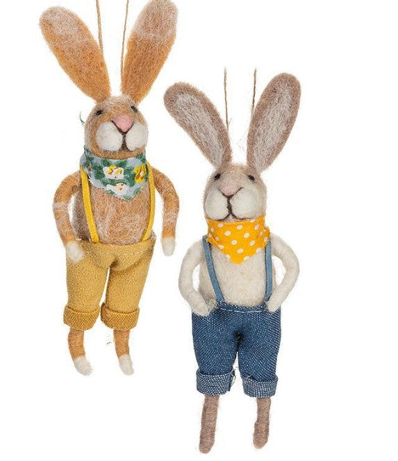 Felt rabbit in overalls