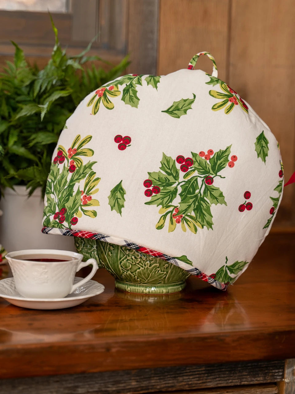 Holly Snow Patchwork Tea Cozy - Multi