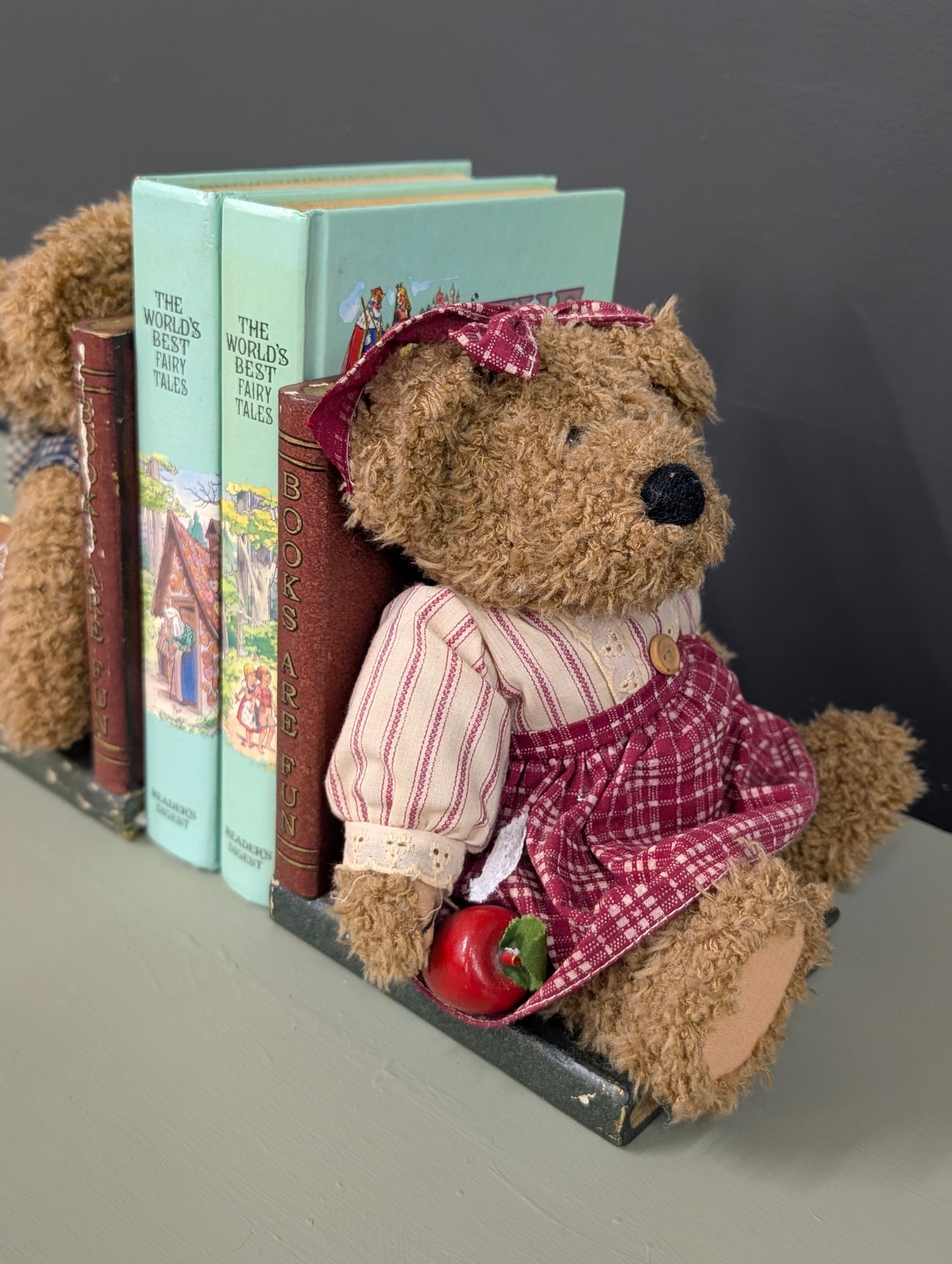 Bear bookends