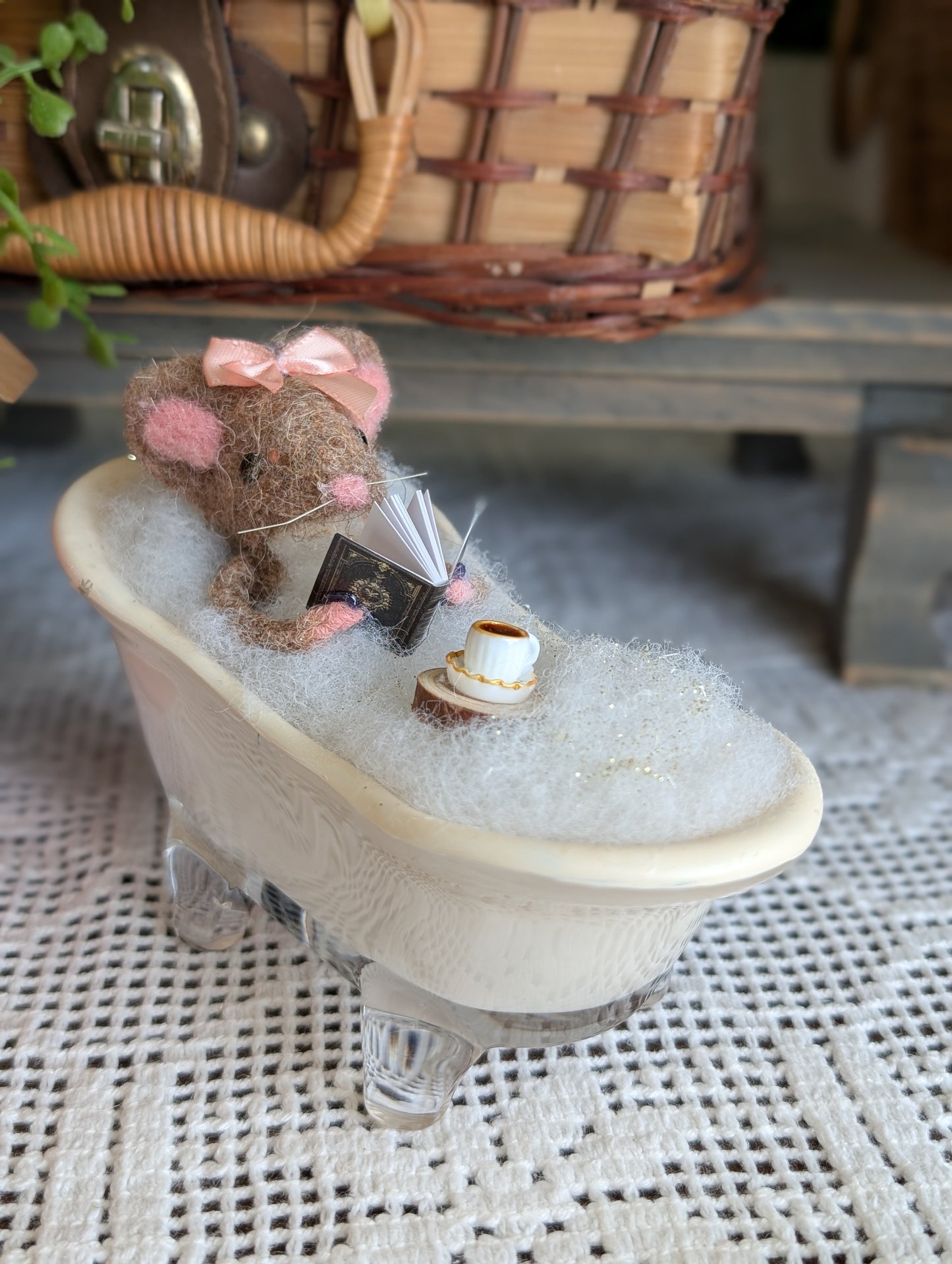 Mouse in bathtub