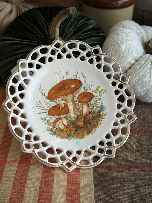 Mushroom decorative plate