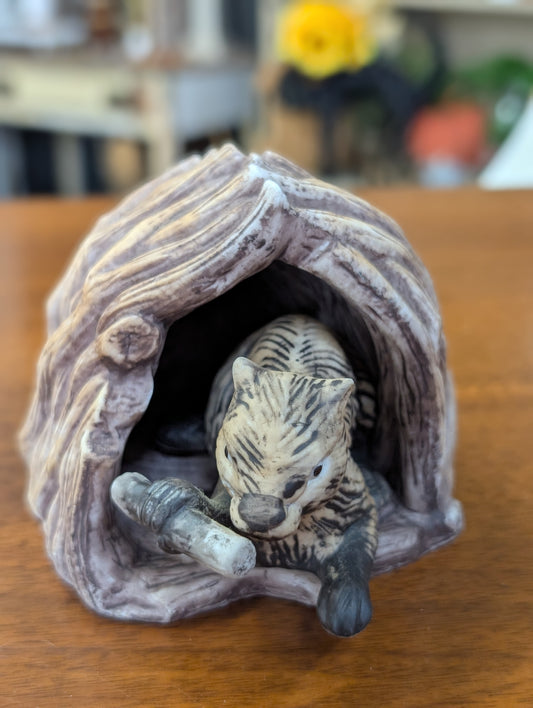 Woodland beaver figurine
