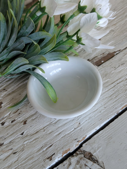 Set of two white dish
