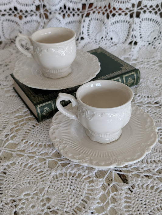 Set of 2 ceramic teacups