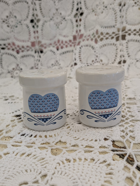 Heart salt and pepper shaker