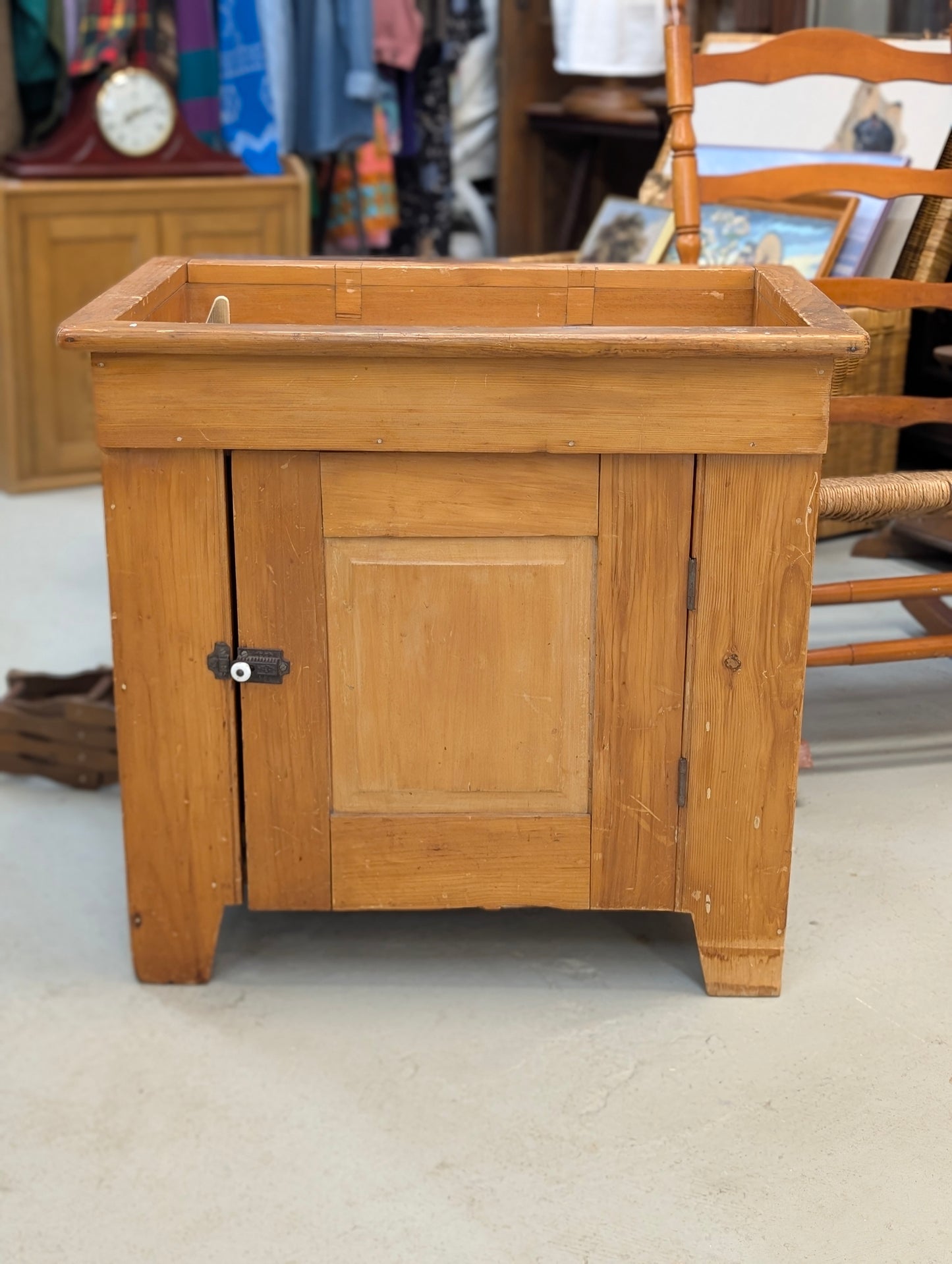 Pine dry sink