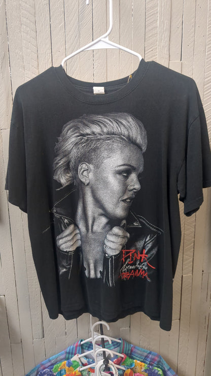 Pink Beautiful Trauma 2018 Tour T-Shirt - Size M