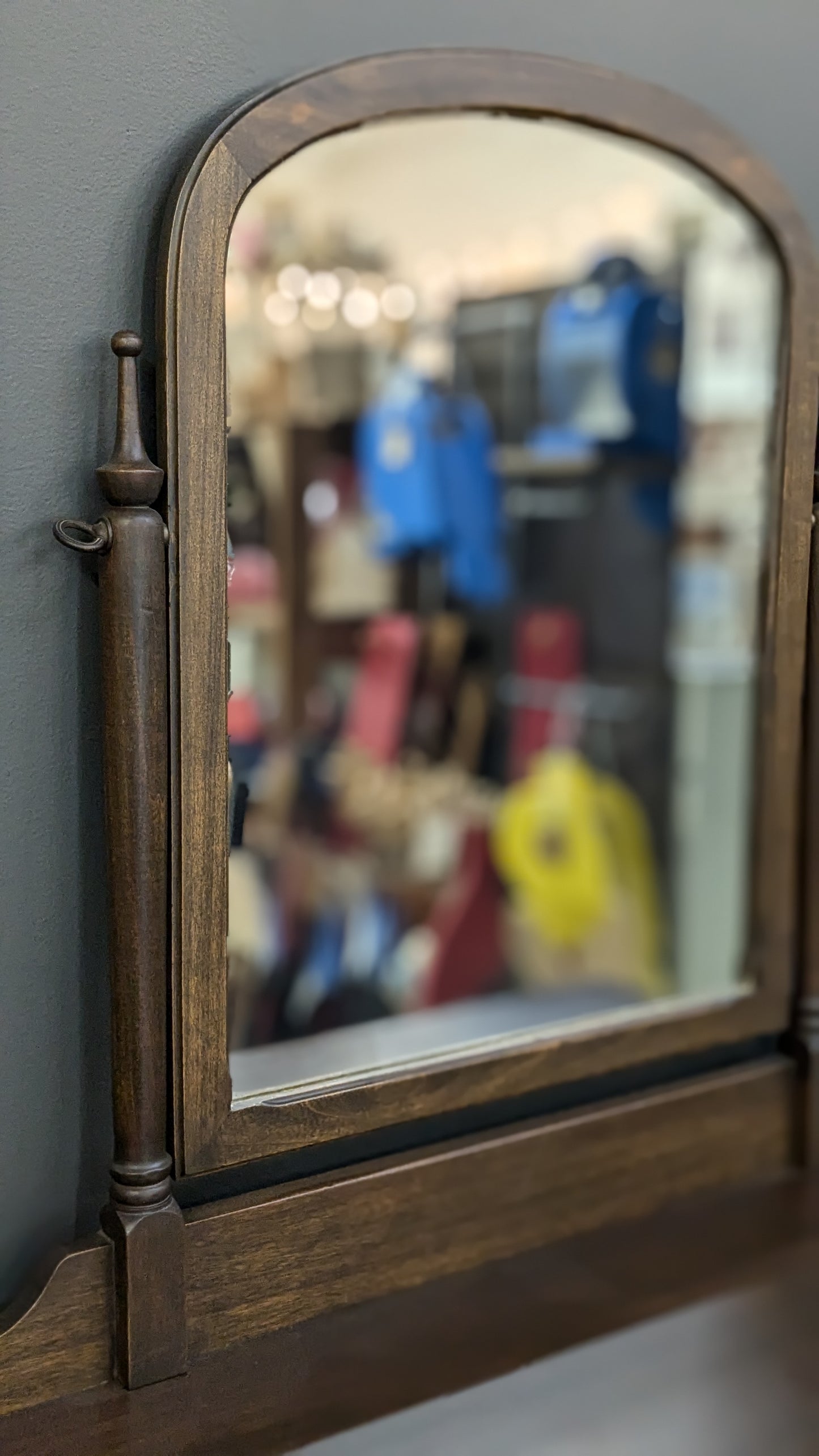 Wood dresser with mirror