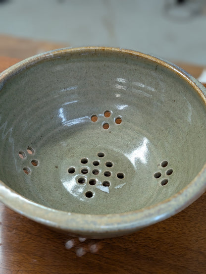 Pottery berry dish