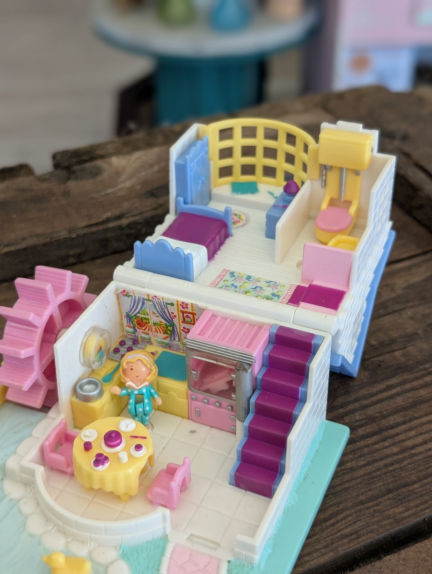 Grandma's Cottage House Polly Pocket