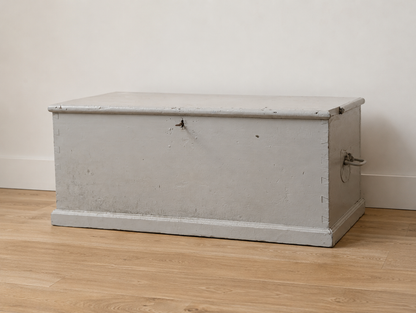 Pine painted blanket box