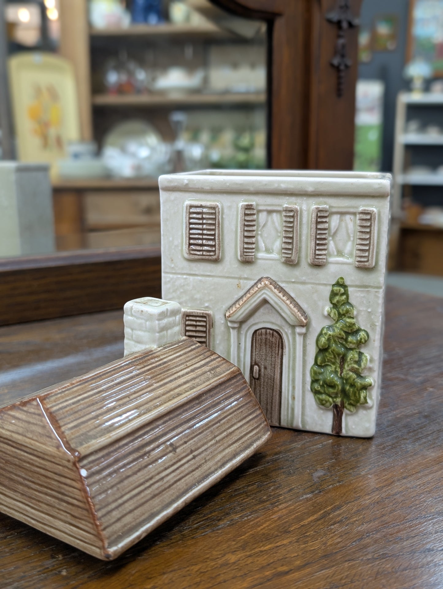 Ceramic house container