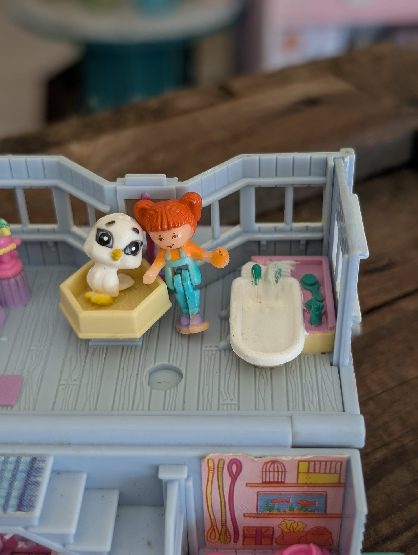 Polly Pocket pet shop