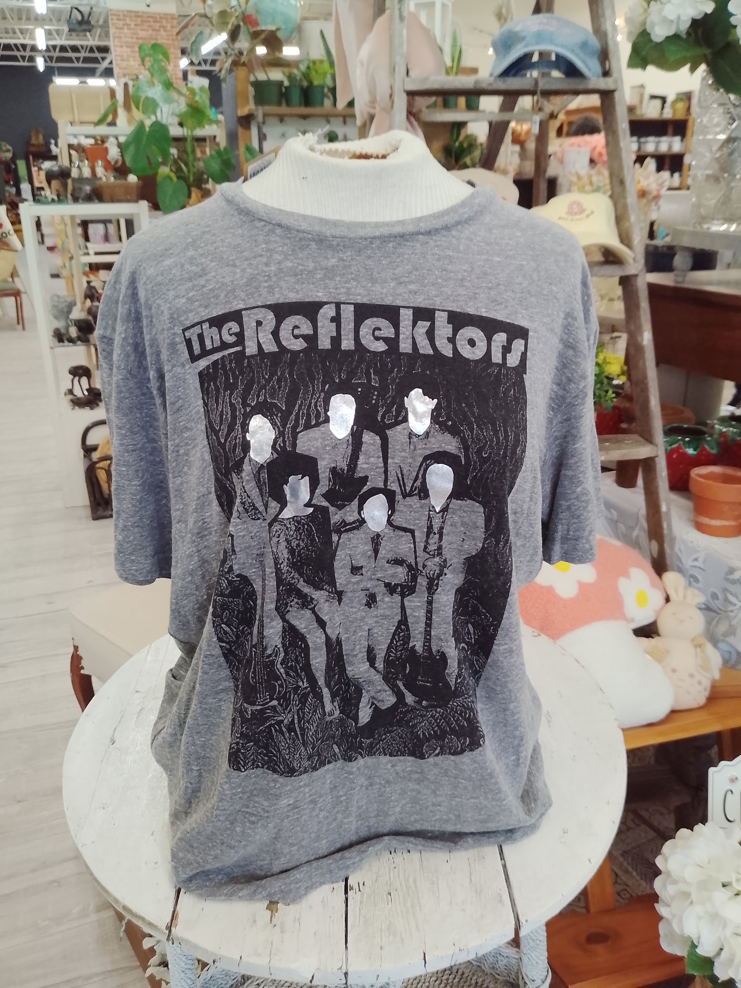 The Reflectors tee - L