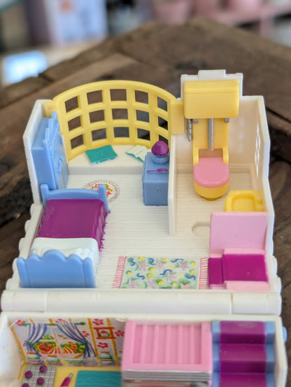 Grandma's Cottage House Polly Pocket