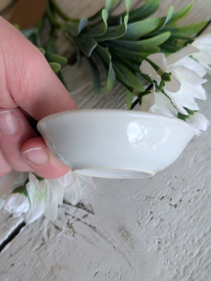 Set of two white dish