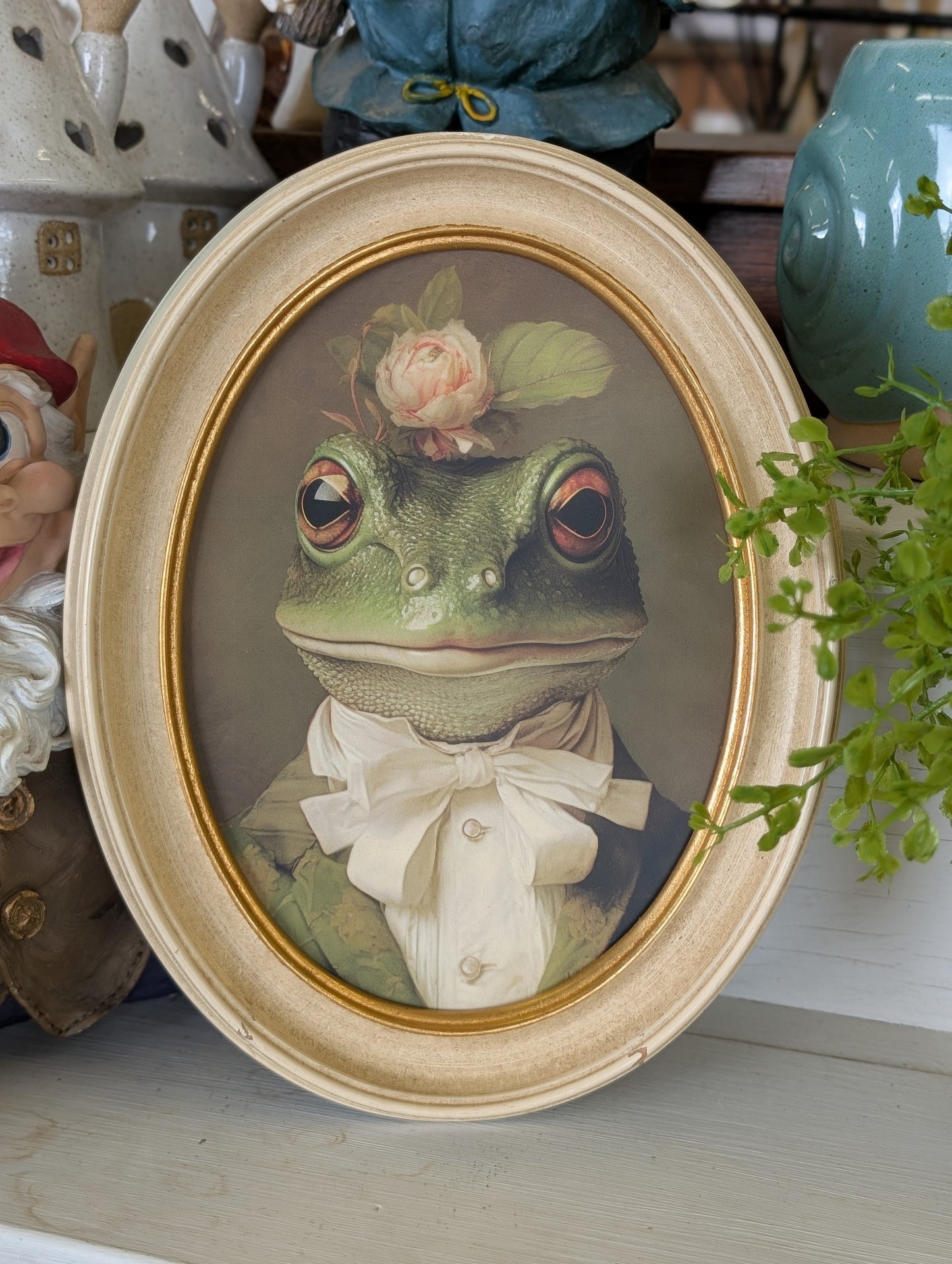 Frog Oval framed