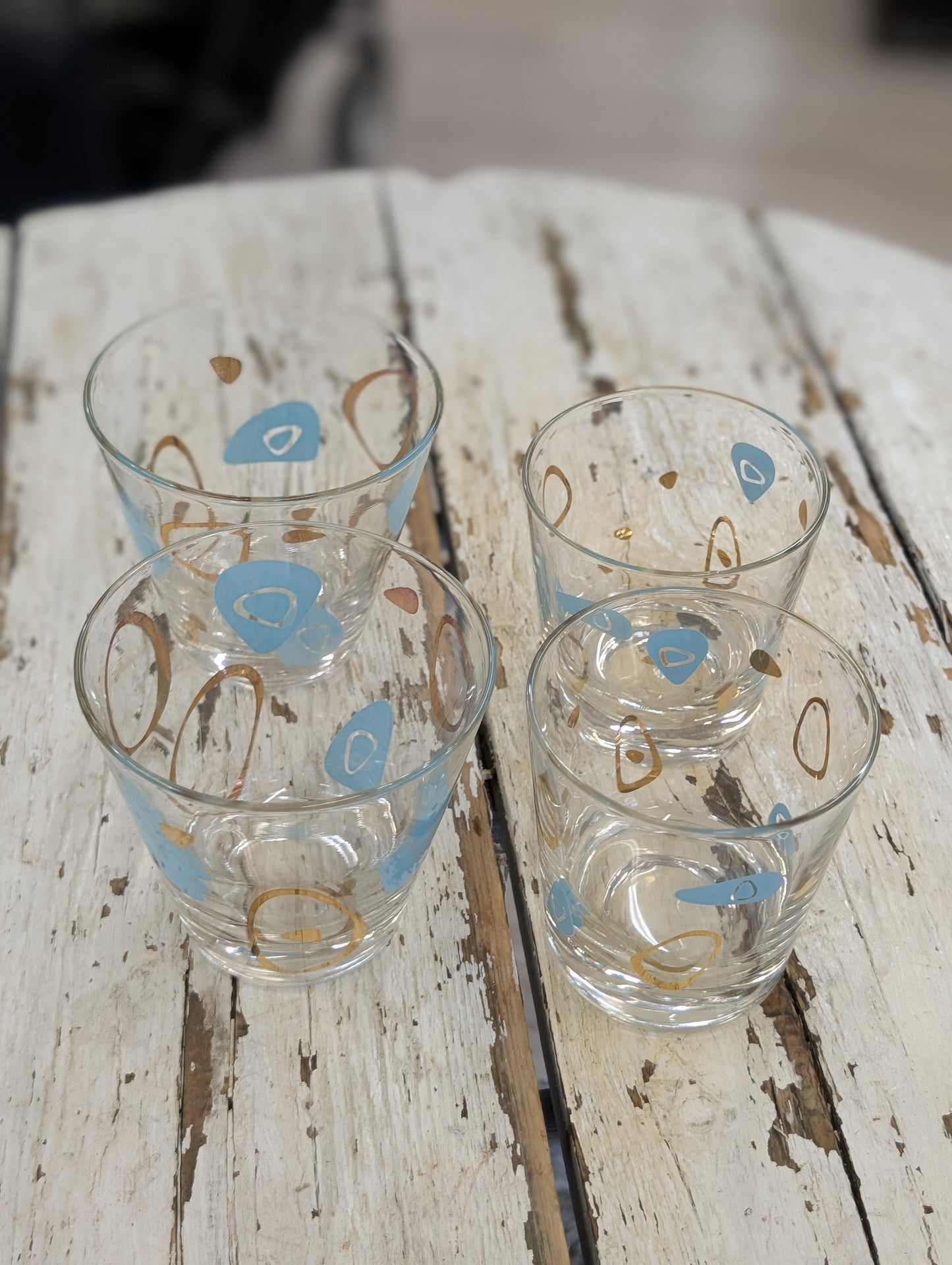 Set of Federal Glass Atomic Amoeba pattern
